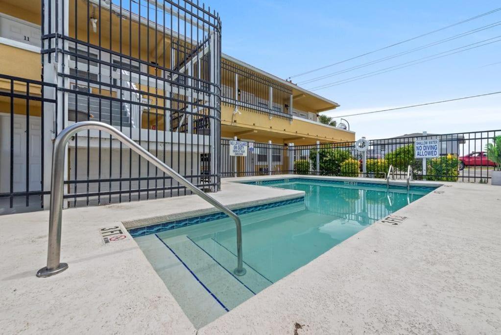Апартаменти Perfect Location 1Br Pool Parking Outside Area 8 Мертл-Біч Екстер'єр фото